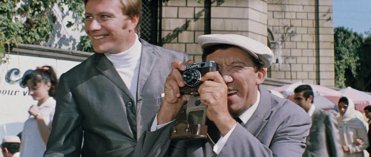 1968 год. Кадр из фильма «Бриллиантовая рука», Мосфильм.