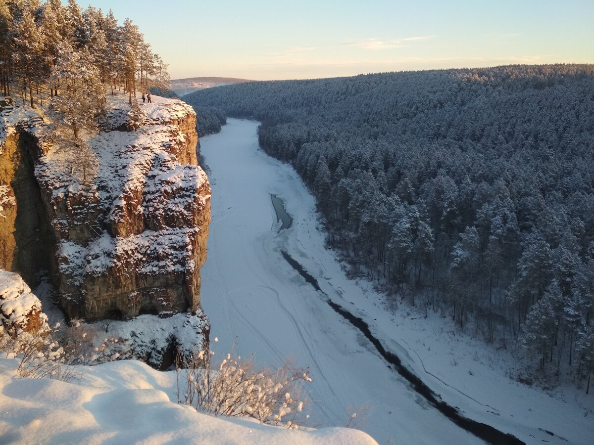 Вид со смотровой площадки на Айских притёсах.