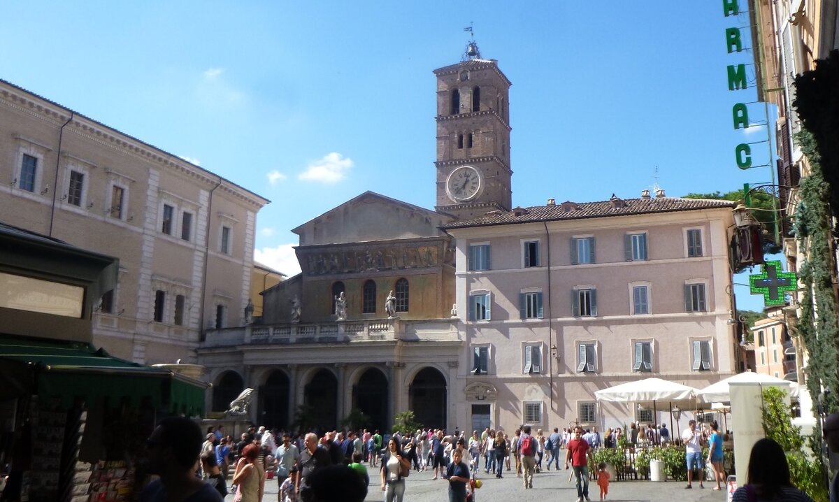 Пьяцца Санта Мария ин Трастевере и Базилика Санта Мария ин Трастевере