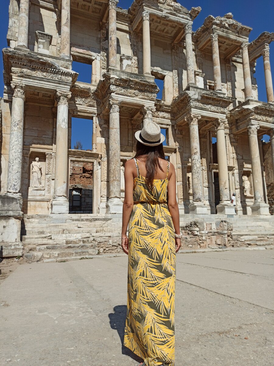 Библиотека - визитная карточка древнего Эфеса, Турция