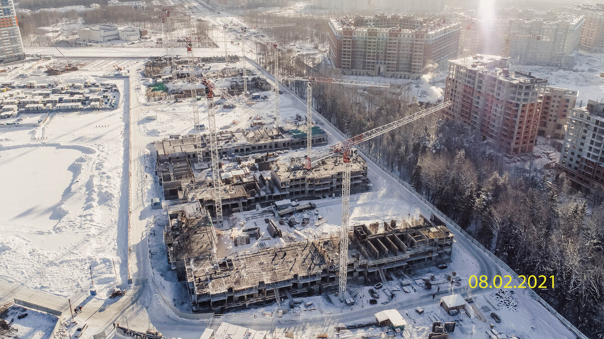 Строительство ЖК "Полис Приморский" в Каменке