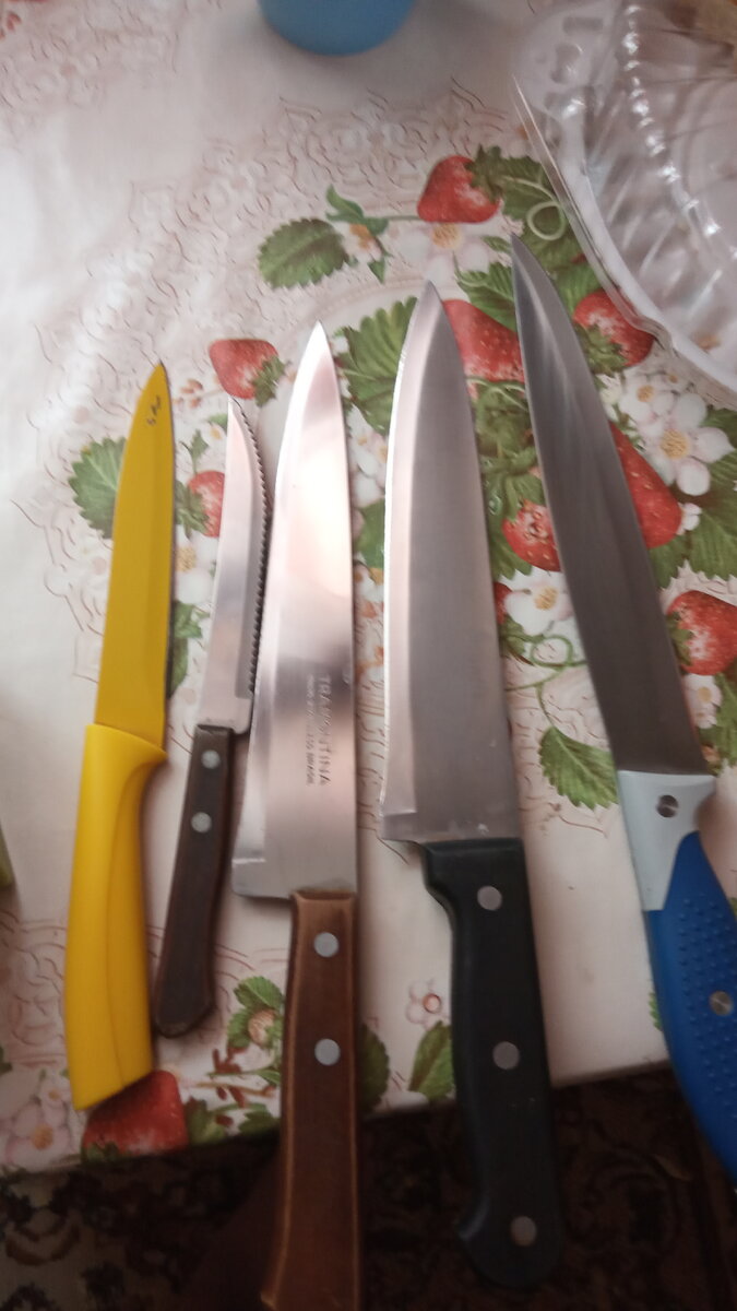 Подготовленные ножи для заточки.
