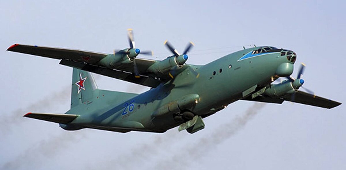 Советский военно-транспортный самолёт АН-12. Адрес иллюстрации: https://www.ainonline.com/sites/ainonline.com/files/styles/ain30_fullwidth_large_2x/public/uploads/2019/07/tiv_an-12_2_0.jpg?itok=zaGCPn6N&timestamp=1562918554