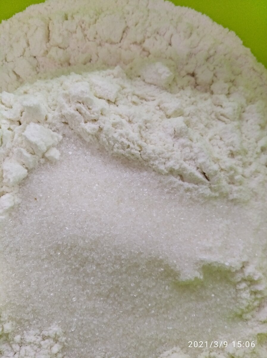 Сухая смесь из муки, сахара, соли и соды.