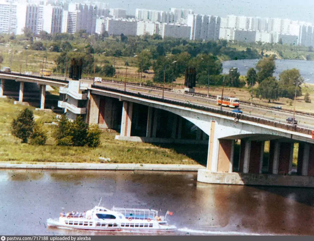Мост в Строгино, 1985- 1986 г. Источник: Набор слайдов «По Москве-реке».