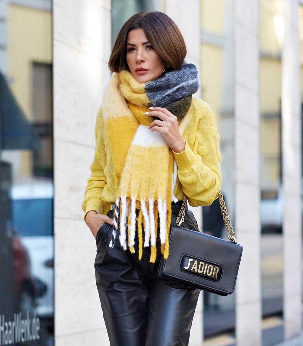 Яркий шарф как лекарство от осенней хандры! Фото из открытых источников
