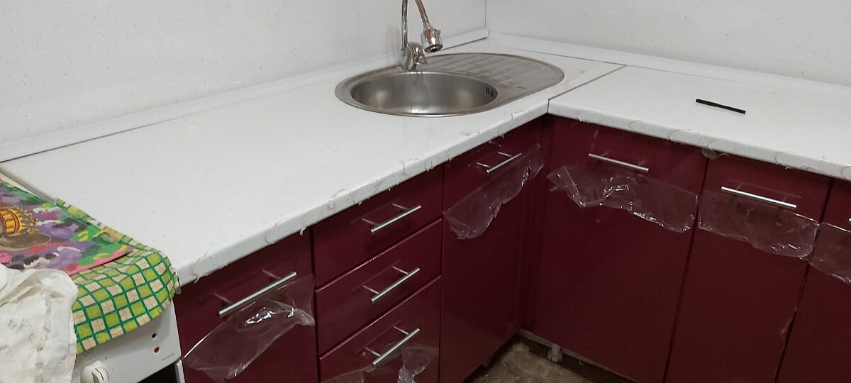 Меняем столешницу , меняем фасады низ . 