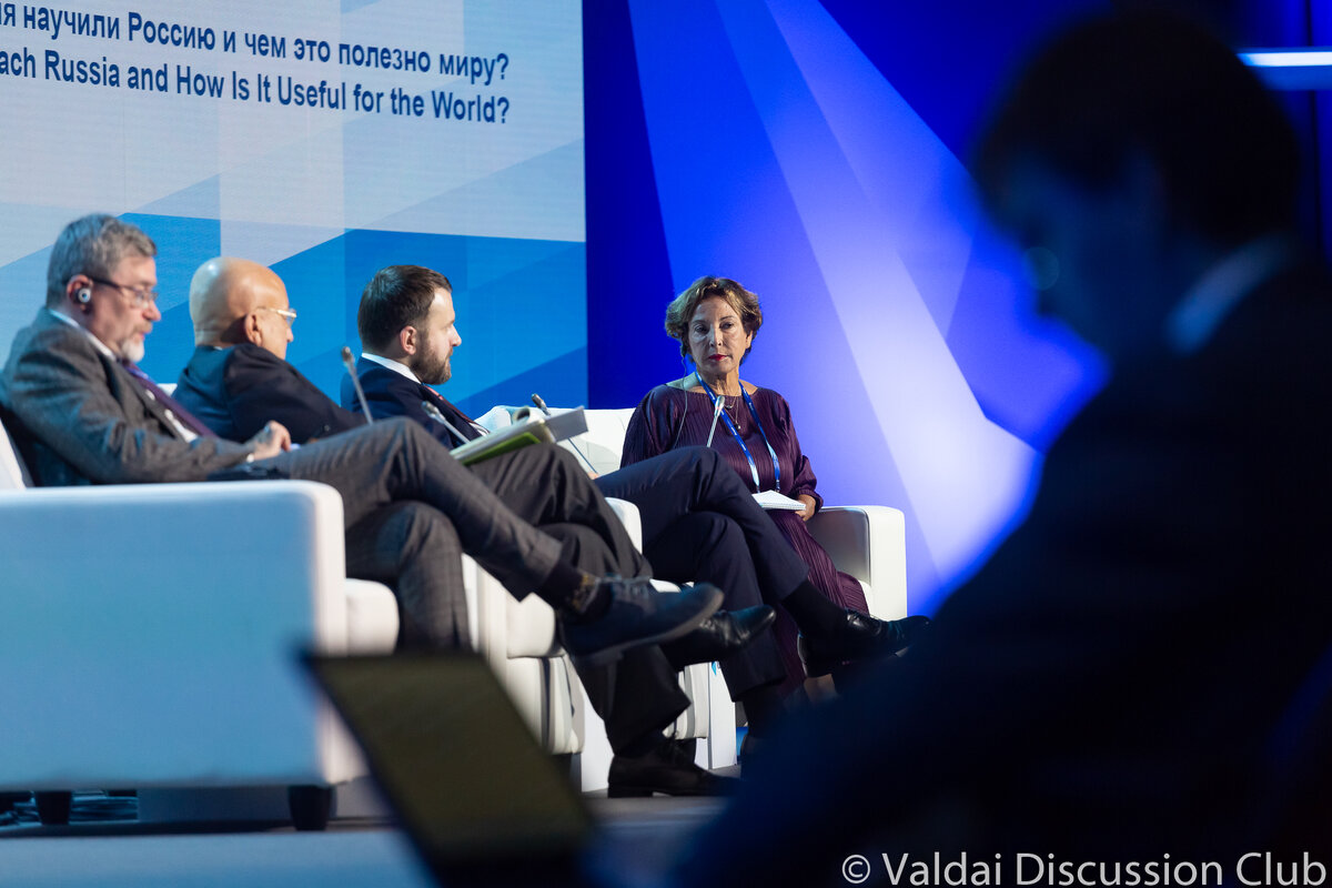 Cессия «Россия как решение. Чему потрясения научили Россию и чем это полезно миру?»