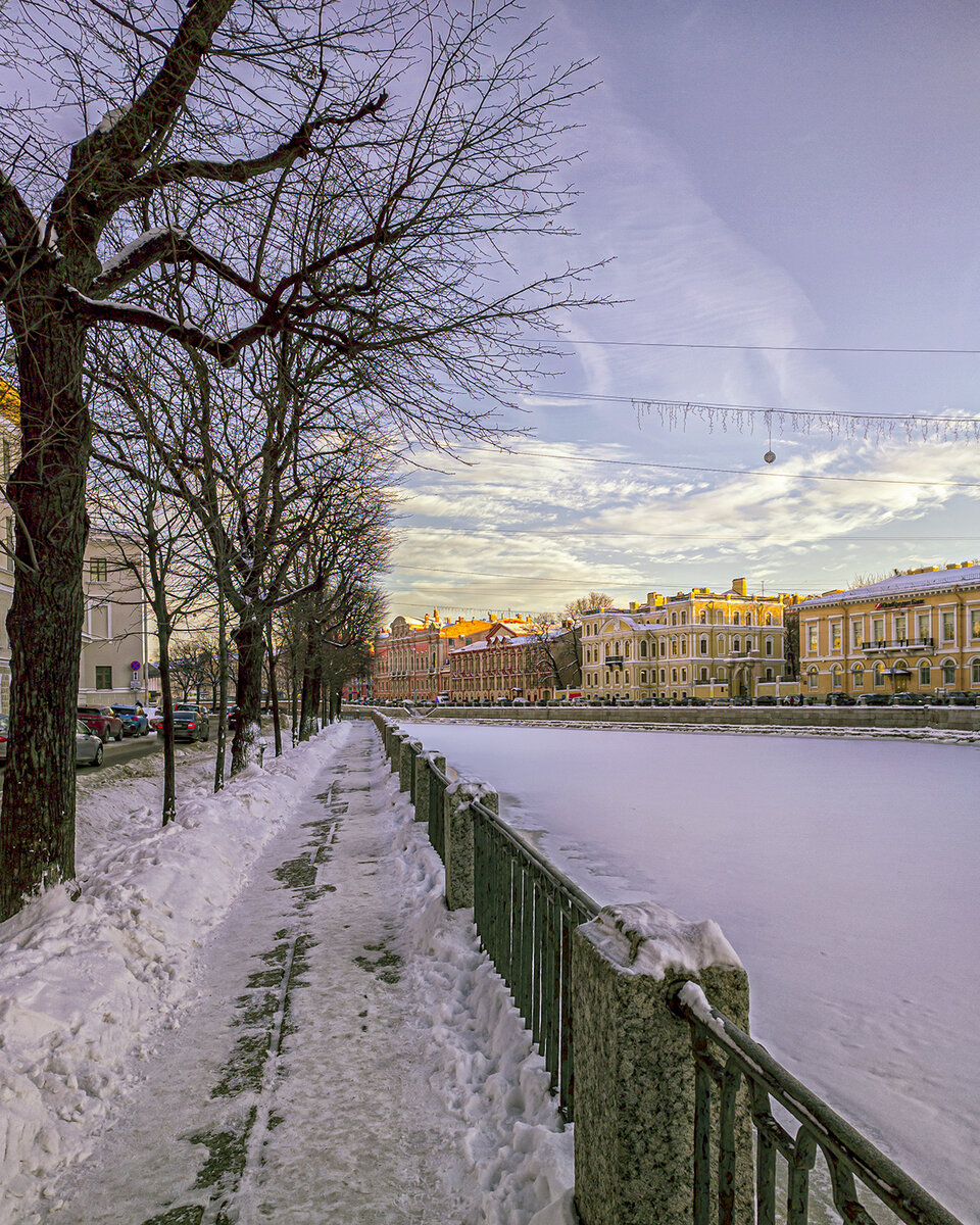 Набережная реки Фонтанка. Вид в сторону Невского проспекта. Фото: В.Кононов