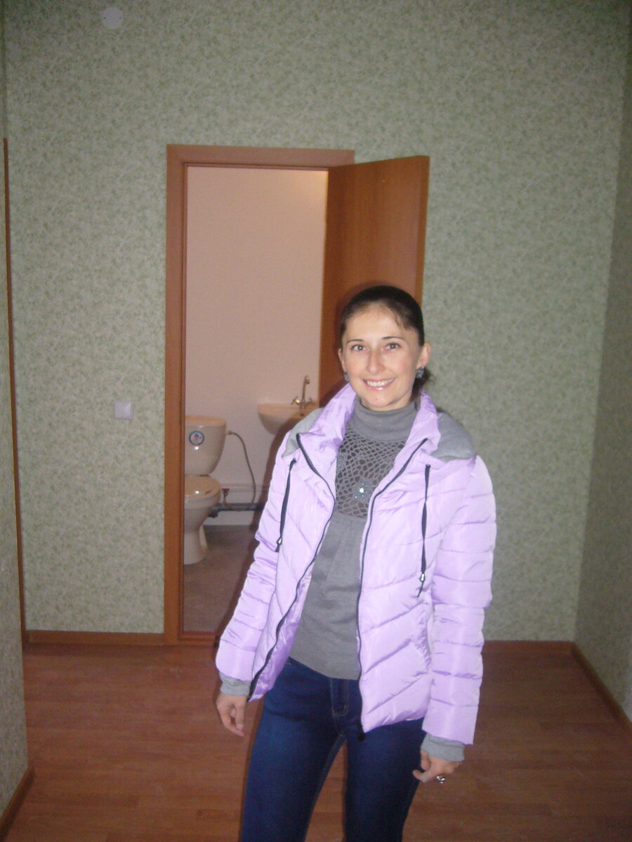 Первые шаги в своей квартире))