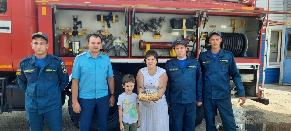     В Адыгеи спасатели помогли осуществить мечту 6-летнего мальчика. Фото: пресс-служба МЧС по Адыгее