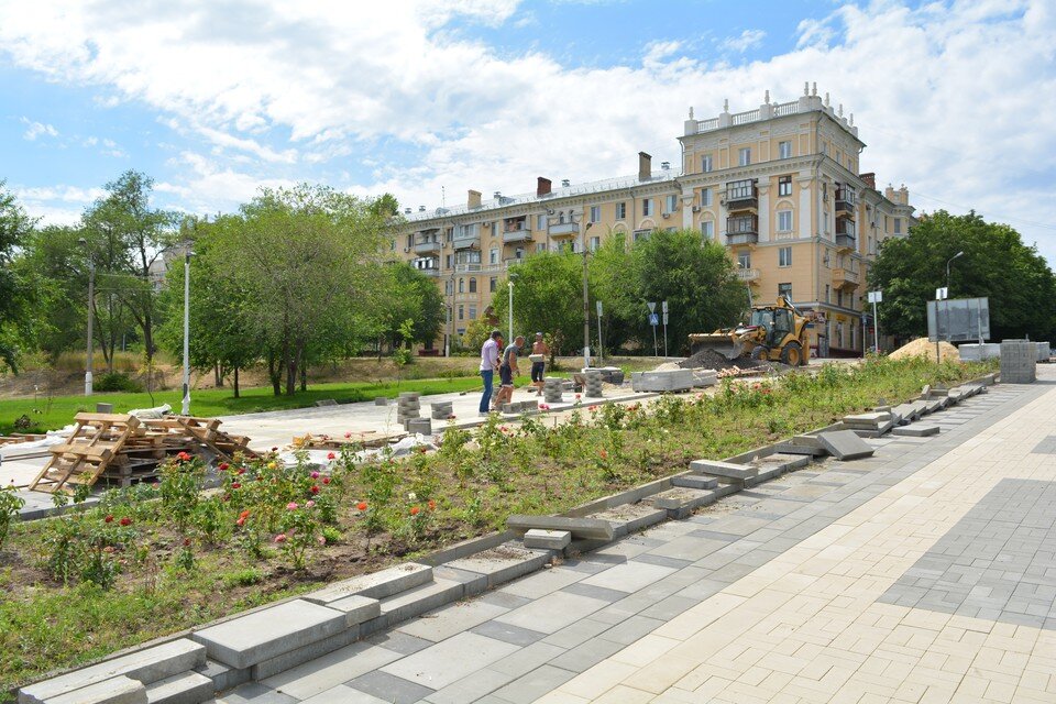     Цены на стройматериалы взлетели, поэтому и благоустройство города обходится дороже. Инна ШЕРЕМЕТЬЕВА