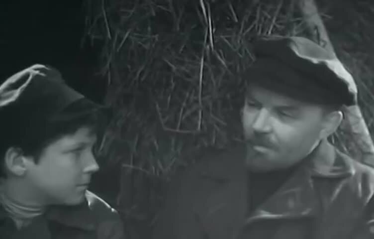 Кадр из фильма "Синяя тетрадь" (1964)... Листай галерею.