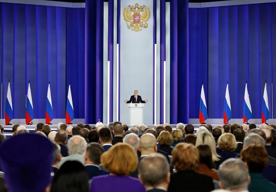     Путин: Никто из простых россиян не пожалел тех, кто лишился яхт и дворцов за рубежом  REUTERS