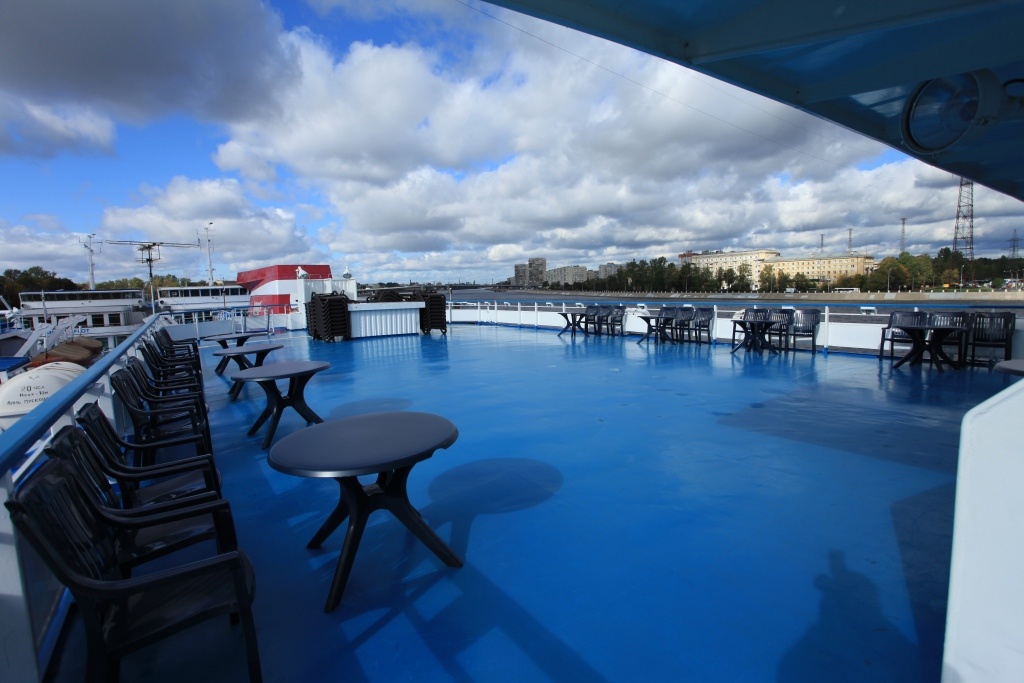 Солнечная палуба. Источник: https://old.vodohod.com/