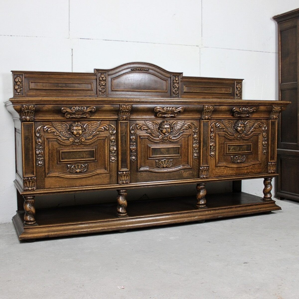 Антикварный комод-дрессуар