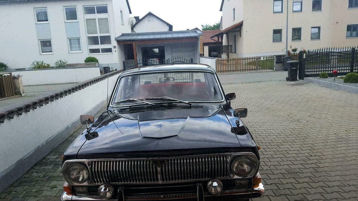 Как вы думаете, зачем ГАЗ-24 целых 3 зеркала?