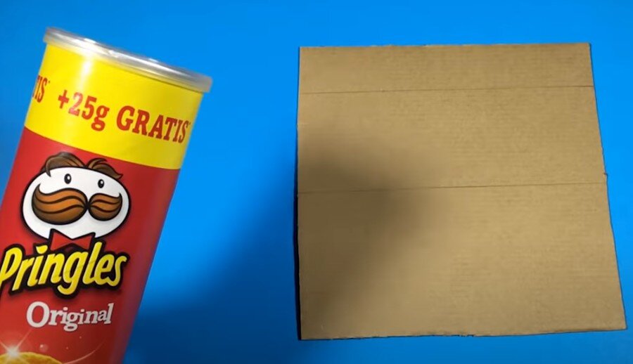 банка и картонка