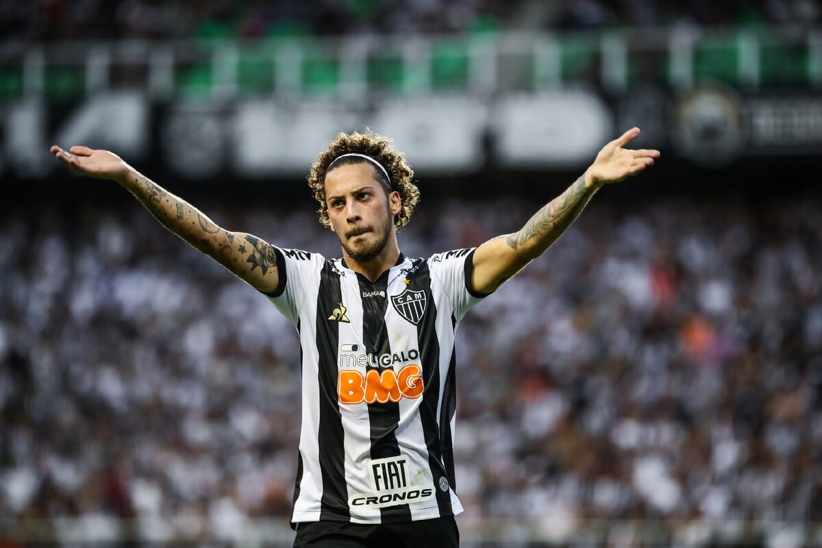 "Спартак" хотел купить защитника Гуга за 3 миллиона, но тот стоит в 2,5 раза дороже. Фото - Mercado de Futbol.