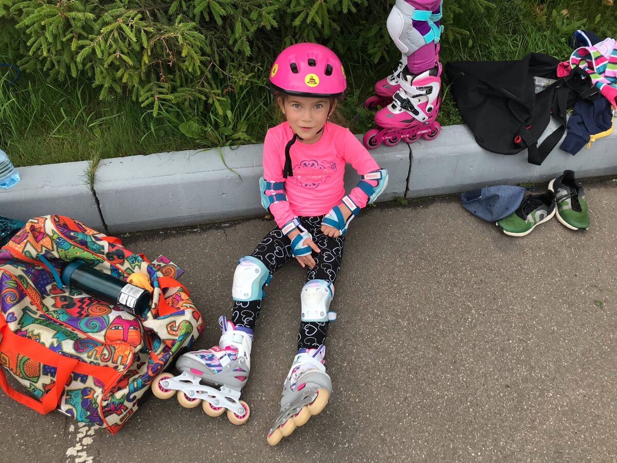 Аленка экипируется