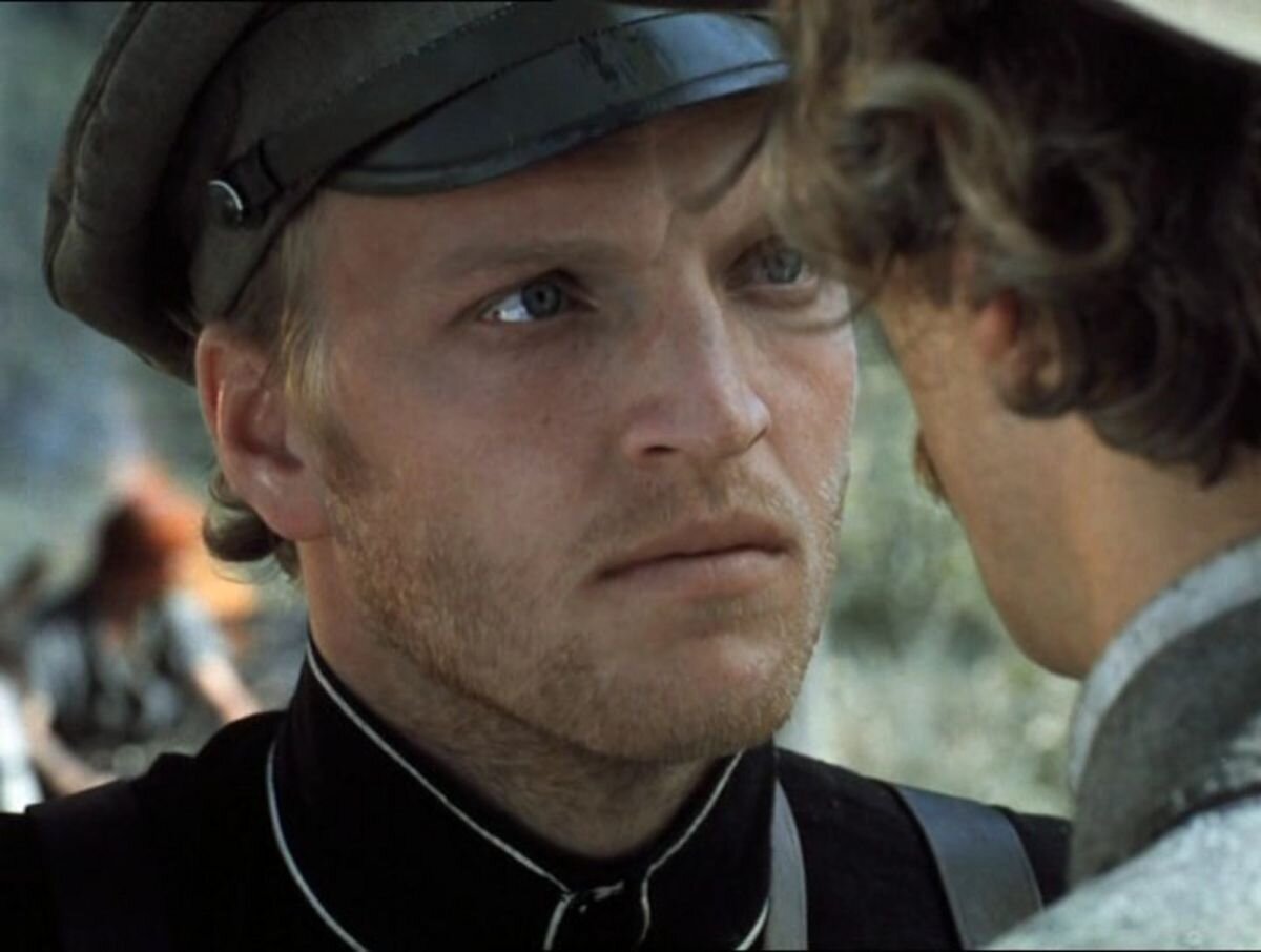 свой среди своих 16