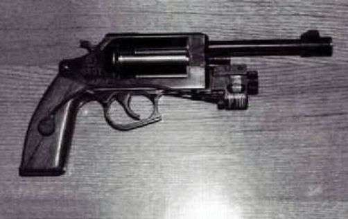 Револьвер "Есаул" был разработан Украинским «Научно-Техническим Центром Стрелковых и Артиллерийских Вооружений» в качестве служебного револьвера, под автоматный патрон 5,45х39 мм.