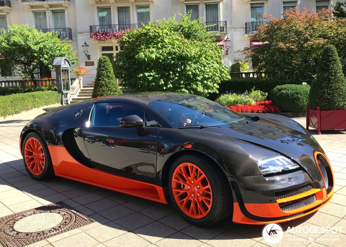 Машина Bugatti Veyron