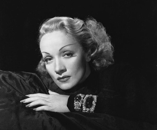 Марлен Дитрих и её роскошные изумрудные украшения