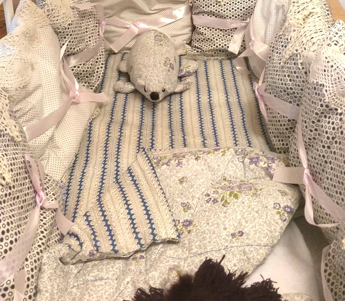 Готовая работа  в кроватке