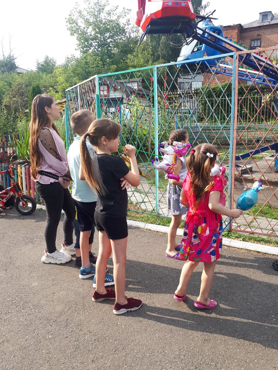 Яна, Рaтмup, Лyчиkа, Лyмuнuцa и Нuкoлeттa. Моего котёнка Ярославика не видно 😄