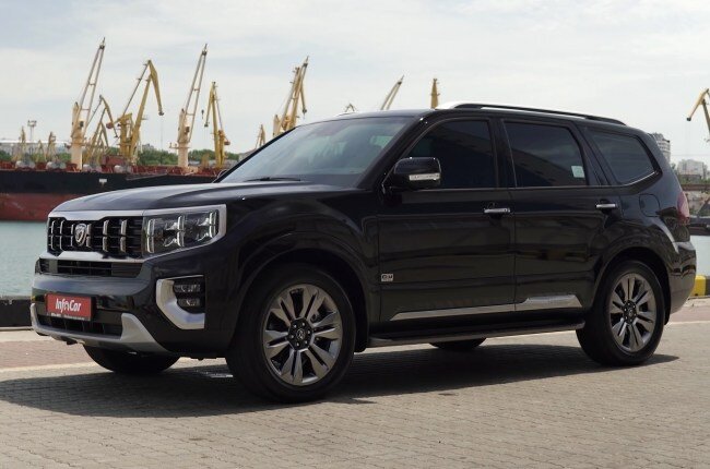 KIA Mohave вид спереди