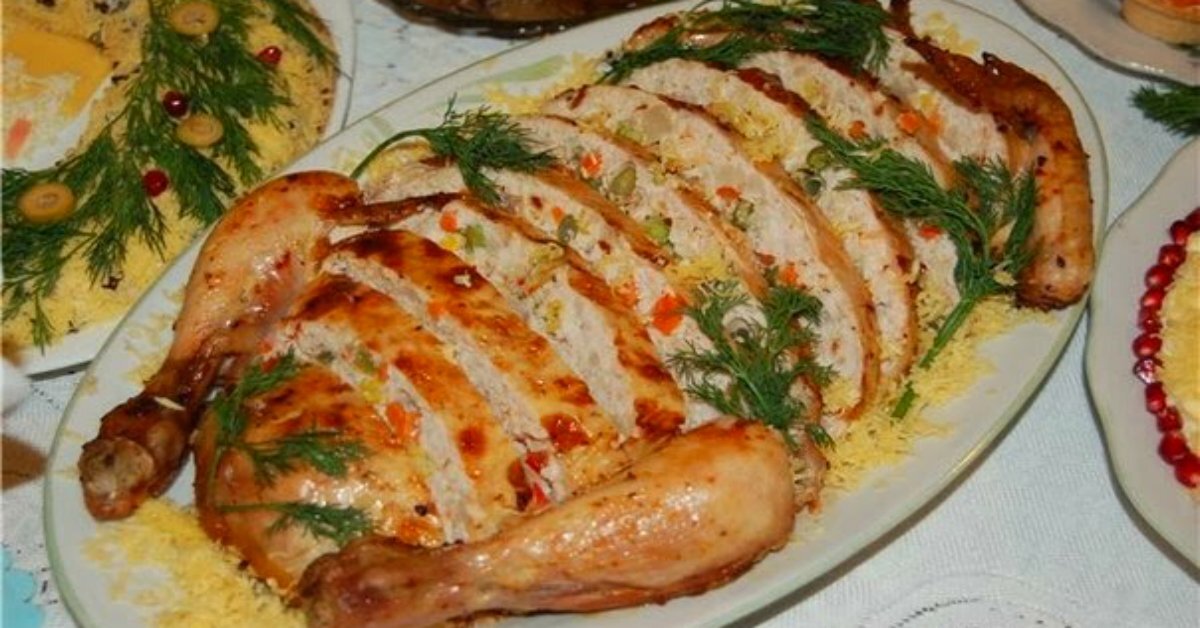 блюдо смотрится шикарно на праздничном столе.