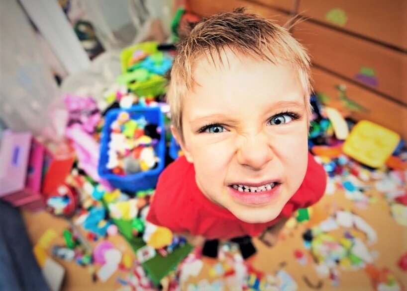 Хулигану вы всегда можете поставить какие-то рамки, послушный ребёнок сам поставит себе рамки, причём с колючей проволокой по периметру