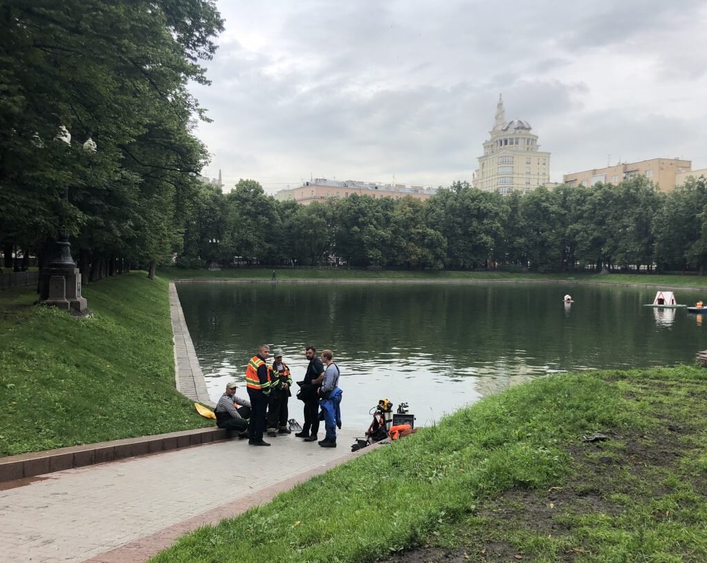 Запорожец» со дна: как работают водолазы в городе | Мой Дом — Москва | Дзен