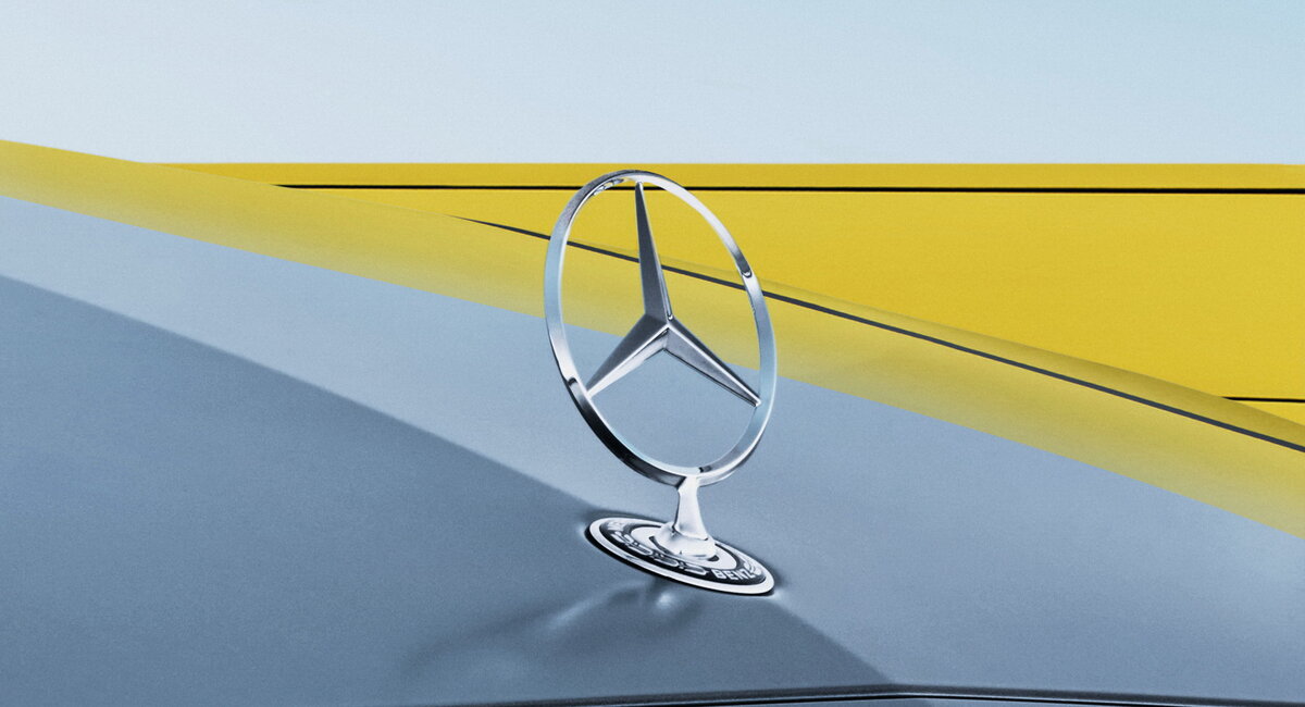 Mercedes E-Class лишится орнамента на капоте