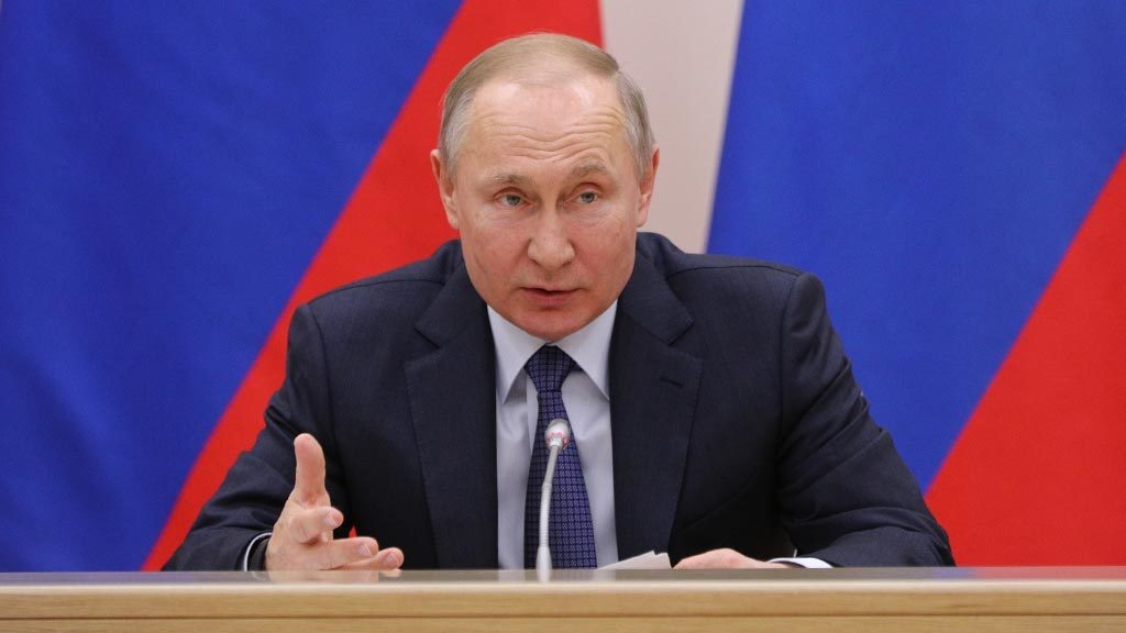 Владимир Владимирович Путин - действующий президент РФ.