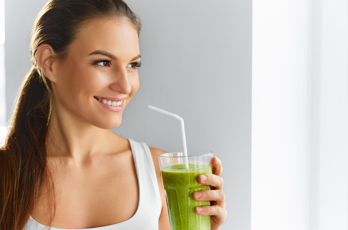 https://149351179.v2.pressablecdn.com/wp-content/uploads/2018/02/moringa-powder-smoothie.jpg