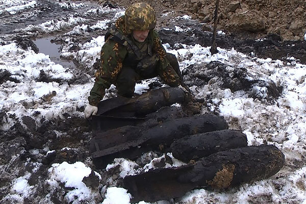 В общей сложности на стройке возле школы №71 нашли 17 авиабомб