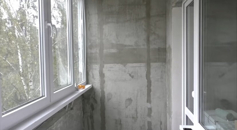 У меня дома стандартны балкон, такой же как и у большинства людей живущих в многоэтажках.