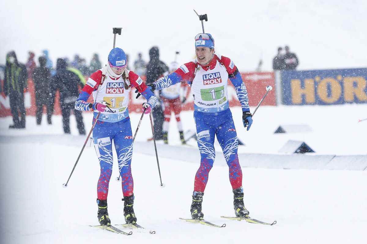 Норвежцы с подавляющим преимуществом выиграли микст-эстафету на стартовавшем в словенской Поклюке чемпионате мира по биатлону. Россияне выступили провально, финишировав на девятом месте.