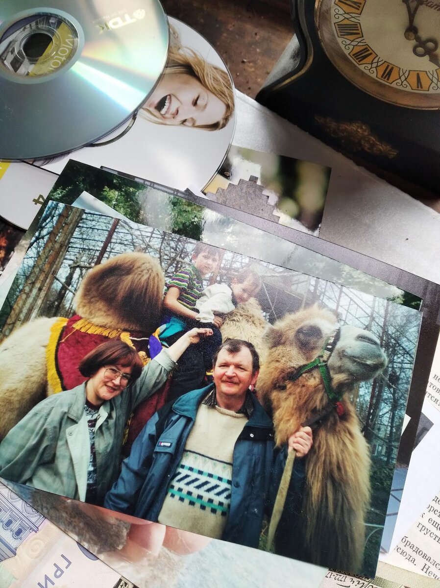 Автор с женой Мариной и сыном в зоопарке