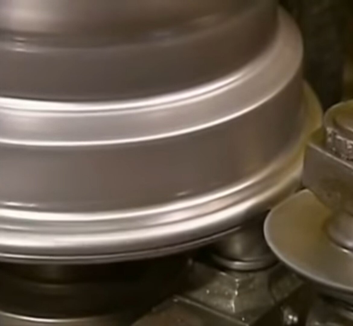 Штампованный или литой диск. Что лучше и надежнее. | Кулибин | Дзен