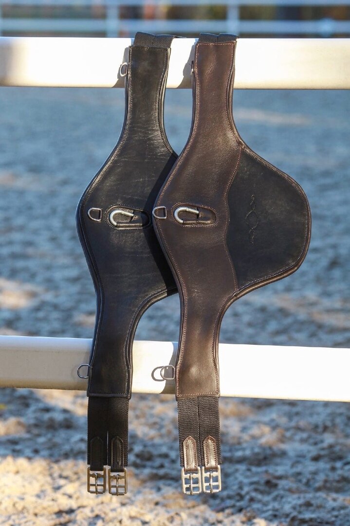 Вот так будет выглядеть наша подпруга, только цвет будет полностью коричневый. Изображение взято из группы Вконтакте производителя (шорной мастерской). 