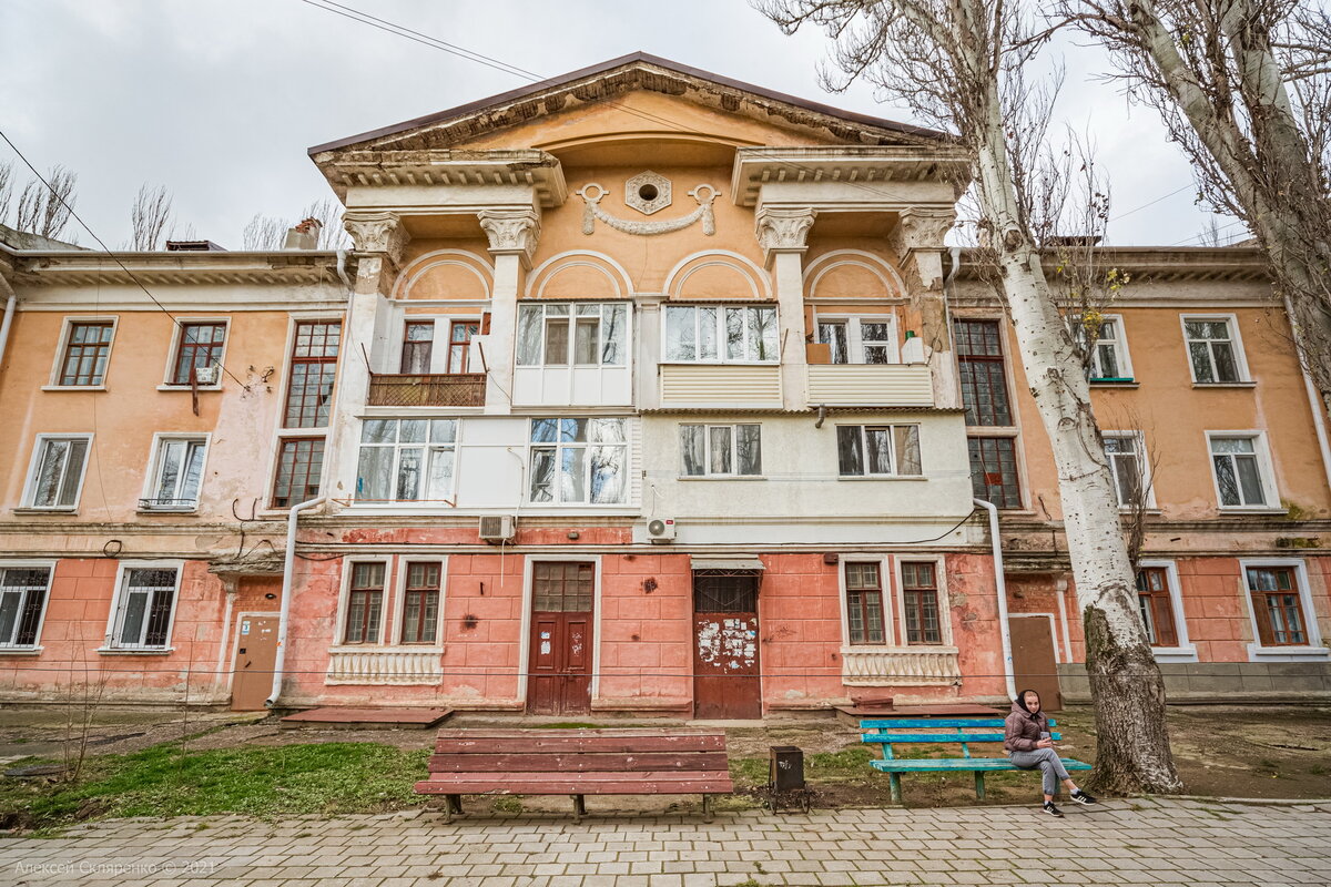 Керчь. Аршинцево как заповедник СССР. Увядающая красота старых зданий,  разруха и тлен. Часть 2 | НЕ ФОТОГРАФ | Дзен