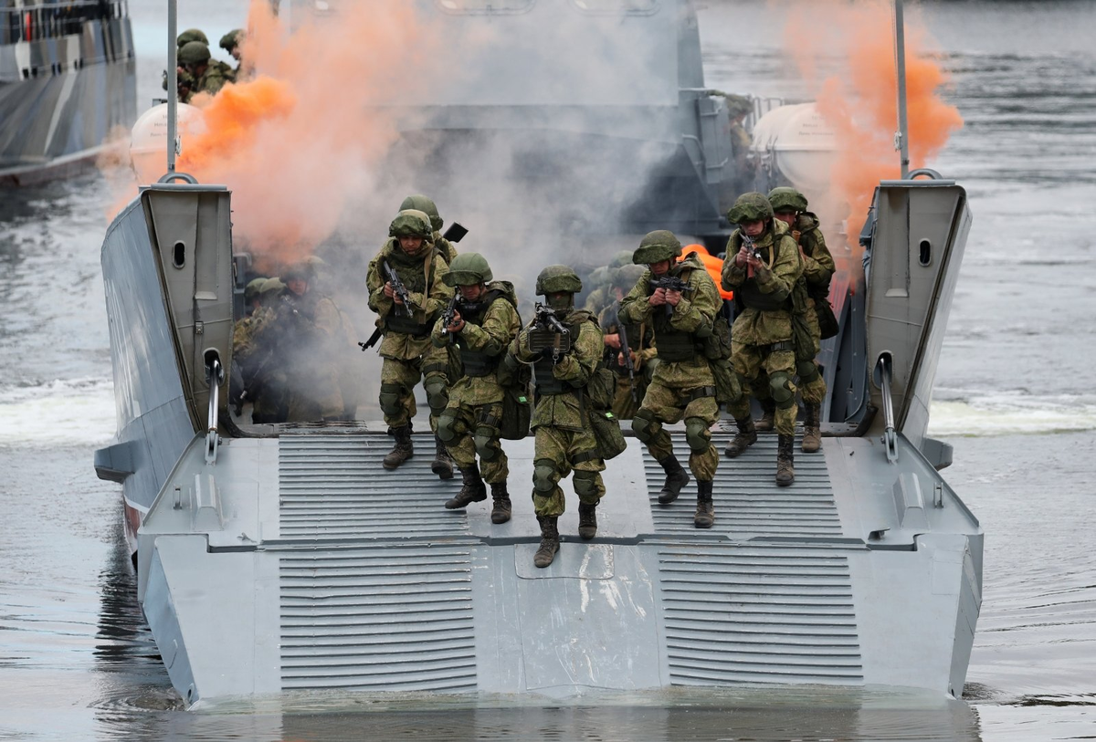гулькевичи микрорайон фото. запад 17. запад 17. военный танкист. митинский лес корпус 2.