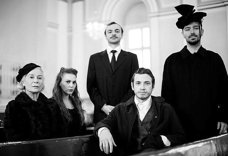 Промо к спектаклю "Стекло"