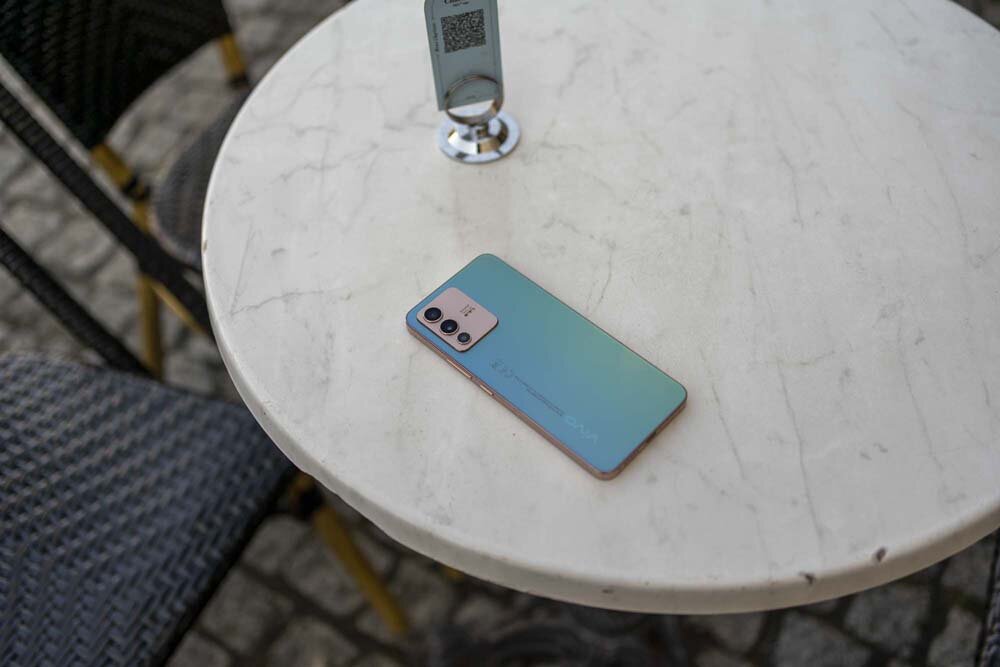 дизайн смартфона Vivo V23 5G