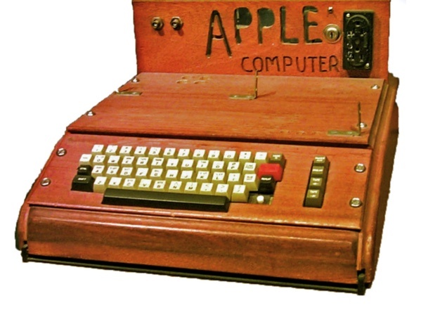 Тот самый первый компьютер, за которым охотились местные хипстеры.