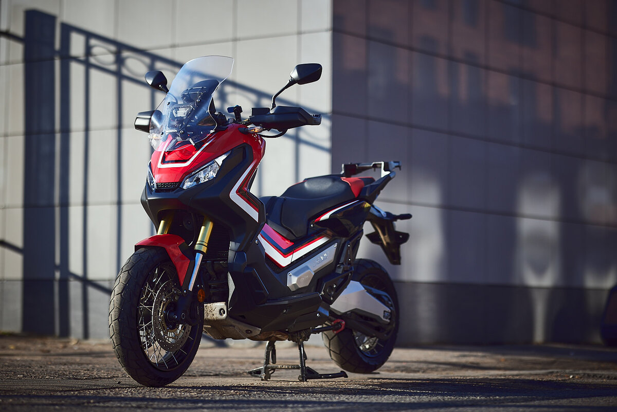 Эндуро-скутер? Вседорожный скутерцикл? Тест Honda X-ADV 750 | Журнал 