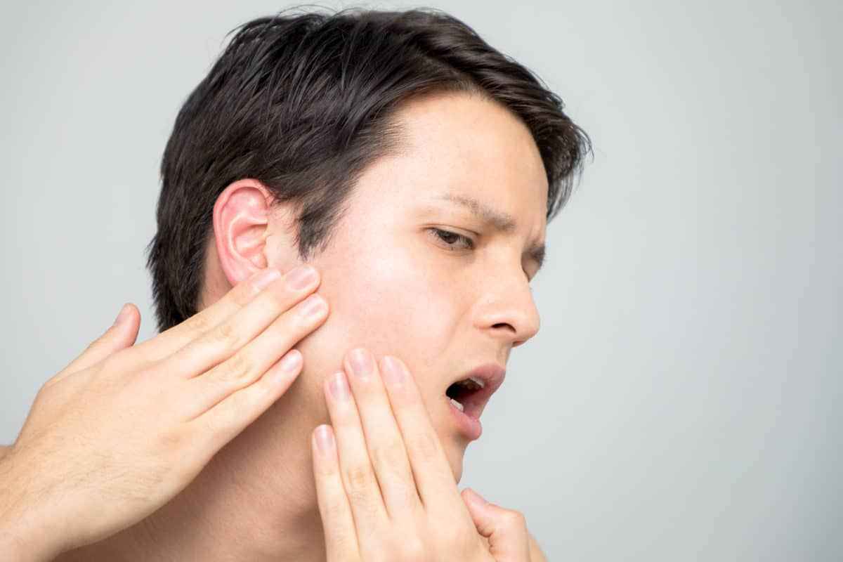Почему болит щека: 9 возможных причин | Стоматология ROOTT | Дзен
